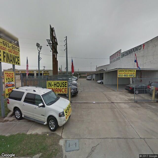 5821& 5851 SW Freeway