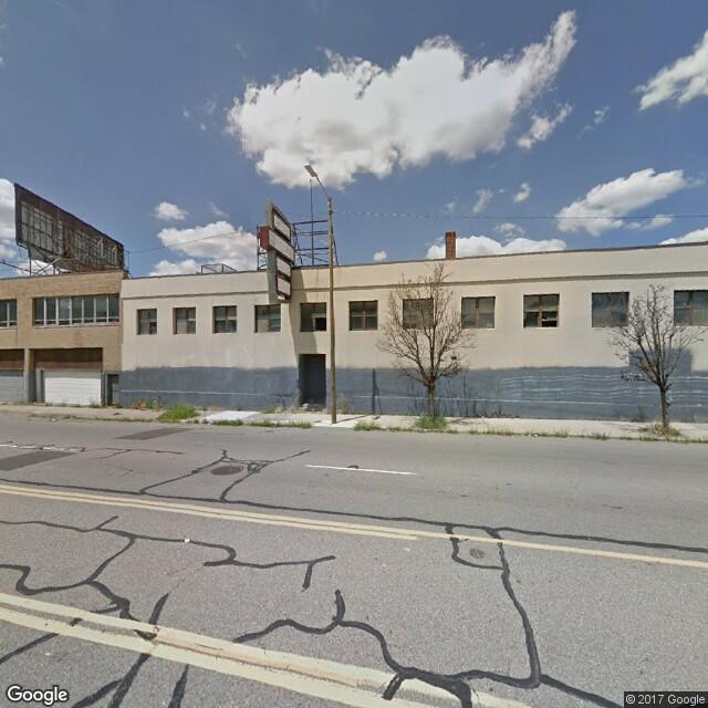 2760 W Warren Ave